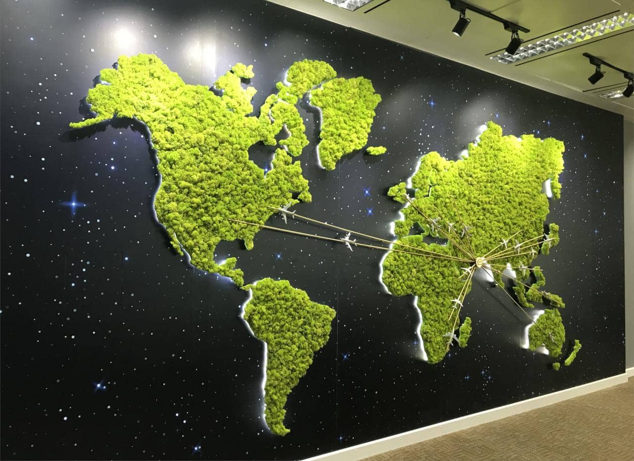 نقشه جهان با چمن مصنوعی دیواری